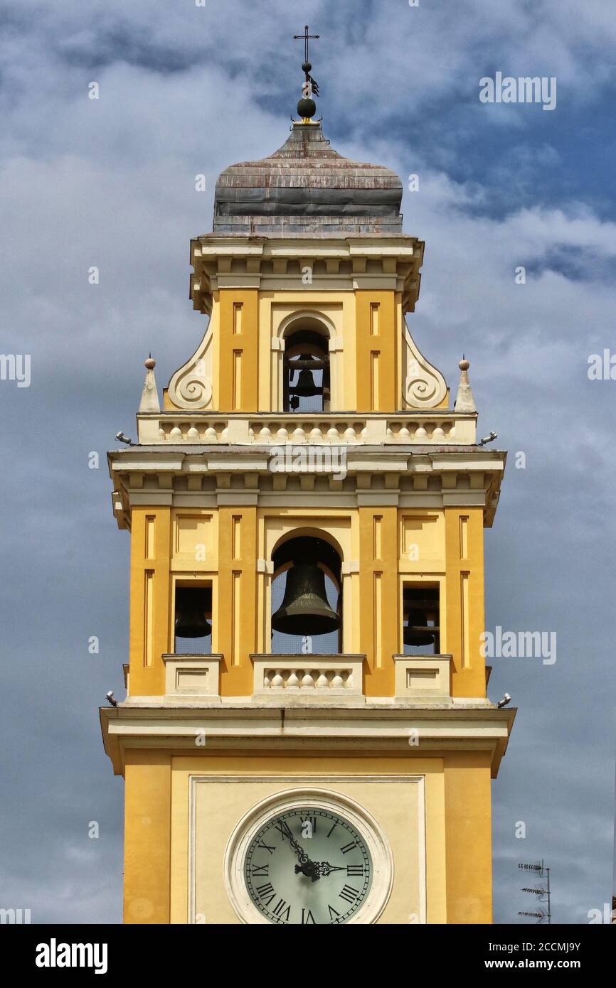 Parma, Italien, Detail des Glockenturms des Gouverneurspalastes, touristischer Ort Stockfoto