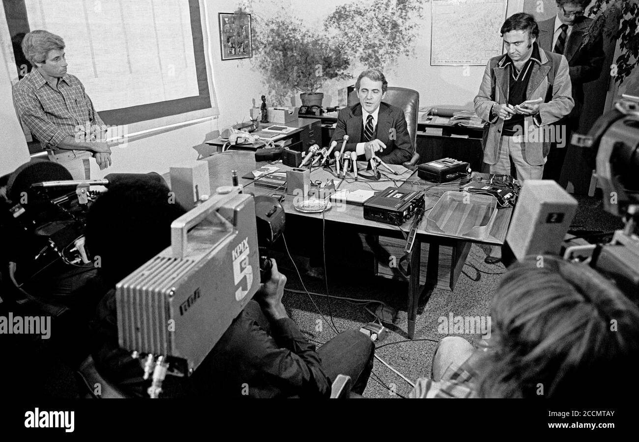 San Francisco, Bezirksstaatsanwalt von 1976-1979, Joseph Freitas Jr, hält eine Pressekonferenz ab. Oktober 1979 Stockfoto