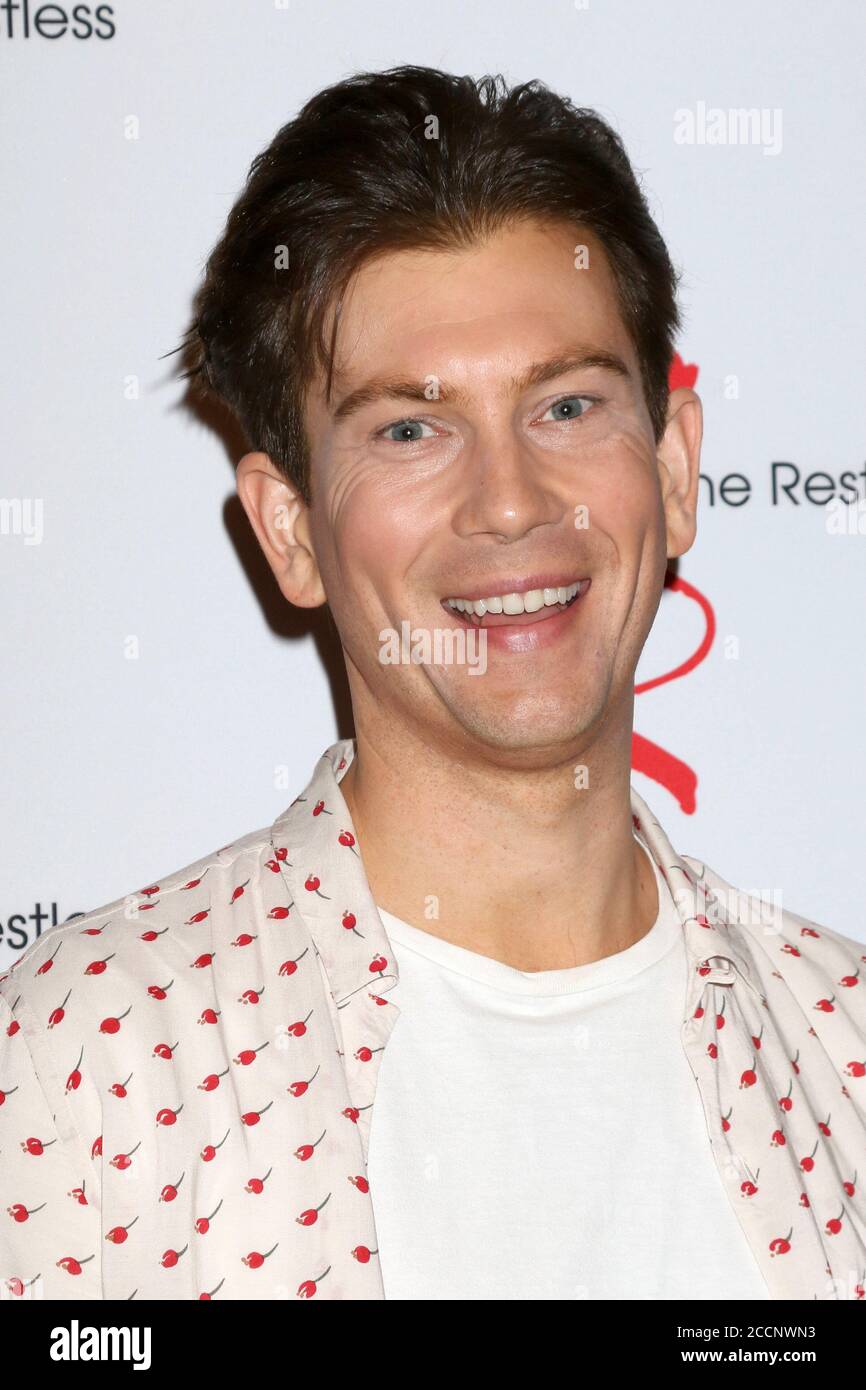 LOS ANGELES - MAR 26: Ryan Ashton bei The Young and The Restless feiert am 26. März 2018 in Los Angeles, CA, sein 45. Jubiläum in CBS Television City Stockfoto