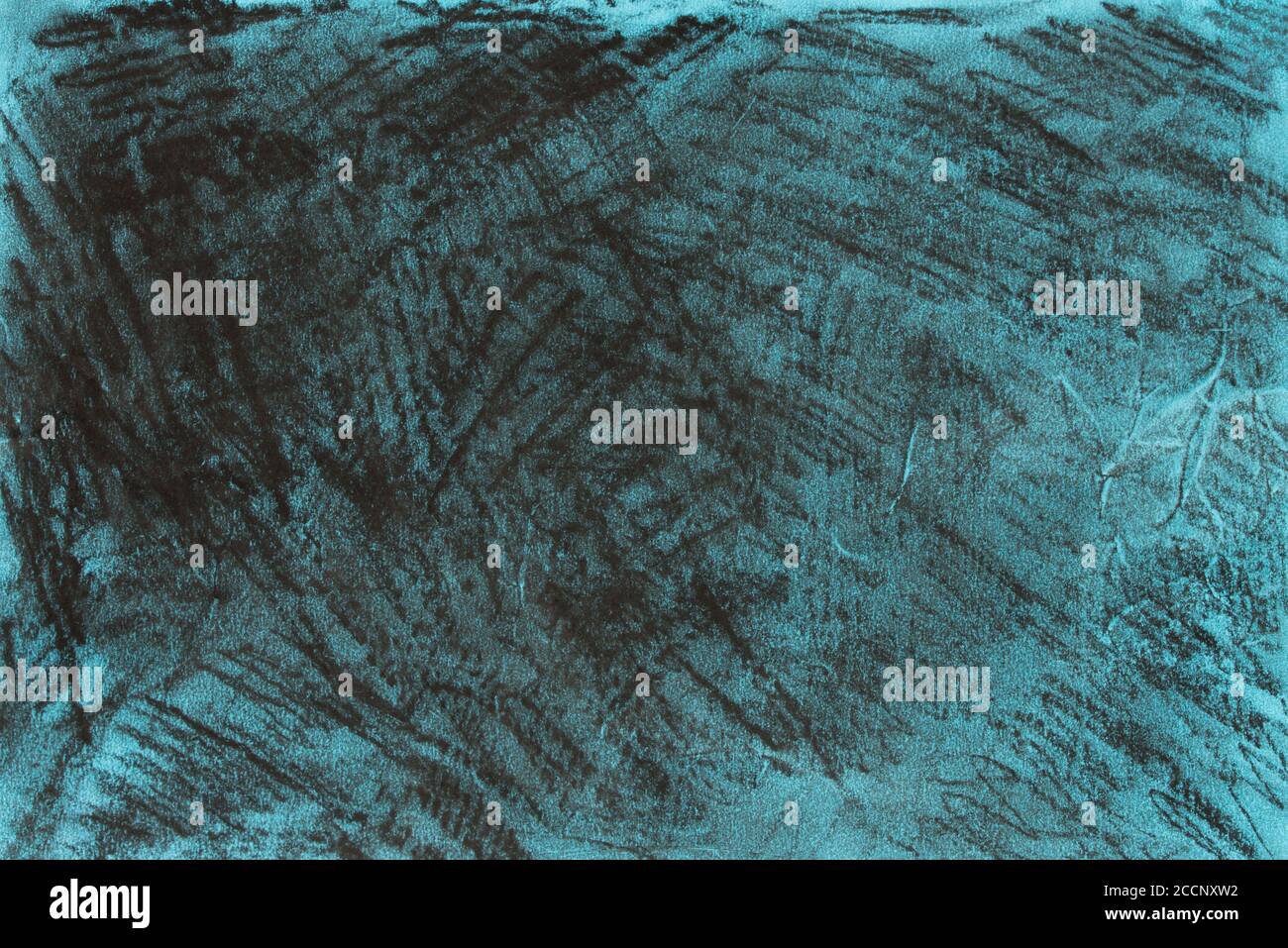 Schwarze Pastellkreide auf blauem Papier Hintergrund Textur Stockfoto