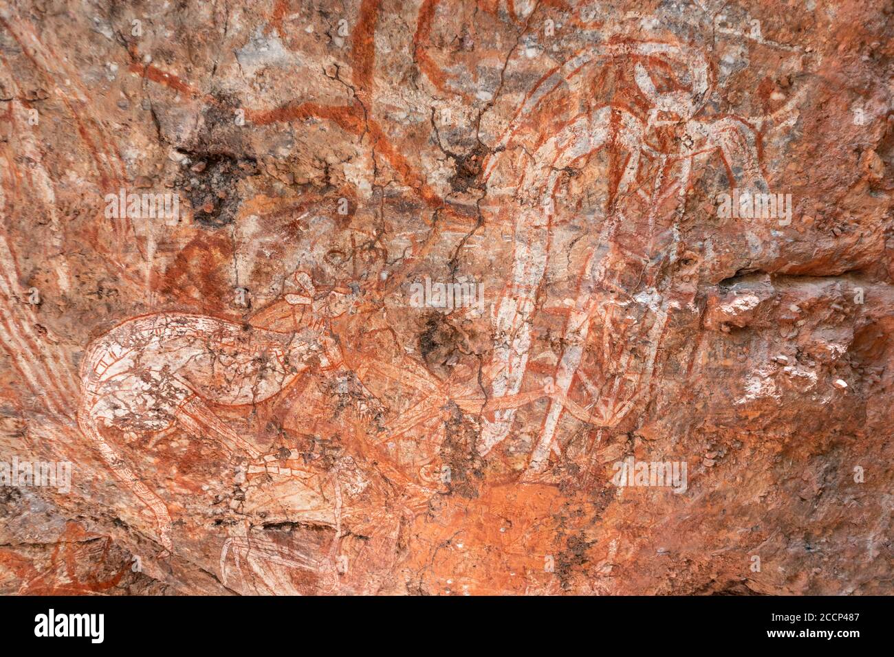 Kunst der Aborigines. Galerie Anbangbang. Gemälde auf einer Felswand aus Ocker. Heilige Stätte. Bedeutung: känguru und Mann. Kakadu National Park, Australien Stockfoto