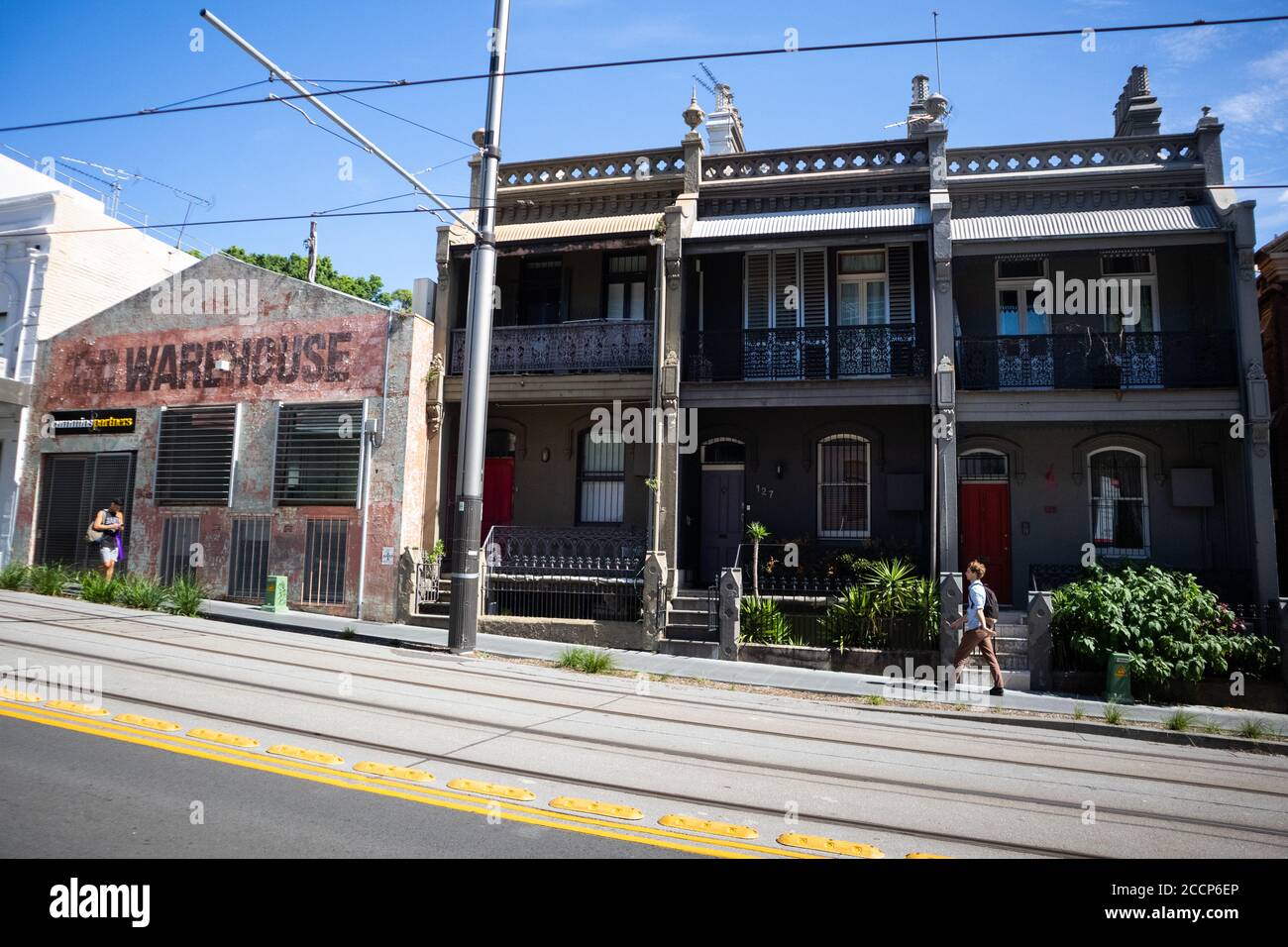 Viktorianische Häuser und Straßenbahnlinien im Stadtteil Surrey Hills in Sydney, Australien, Ozeanien Stockfoto