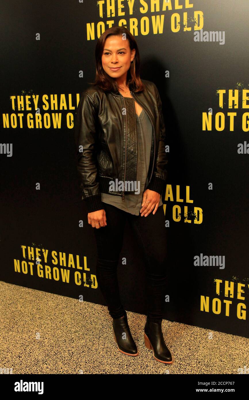 LOS ANGELES - DEZ 7: Toni Trucks bei der They Shall Not Grow Old Premiere im Linwood Dunn Theater im Pickford Center for Motion Study am 7. Dezember 2018 in Los Angeles, CA Stockfoto