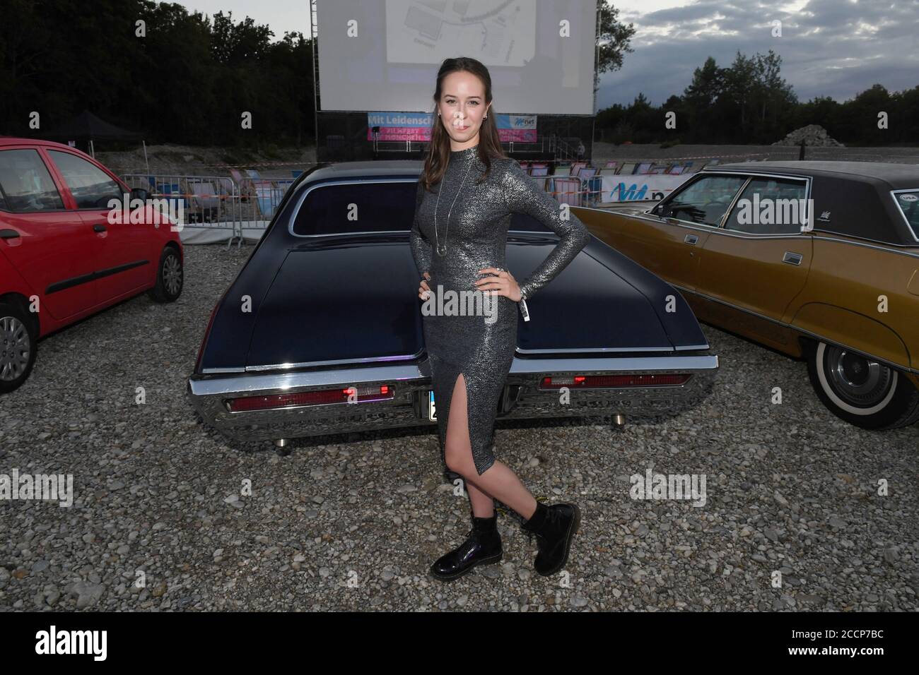 München, Deutschland. August 2020. Die Schauspielerin Emma-Lynn Mainzer tritt bei der Premiere von 'A Call Girl for Ghosts' beim Filmfest München Popup im Popup Drive-in-Kino auf. Quelle: Felix Hörhager/dpa/Alamy Live News Stockfoto