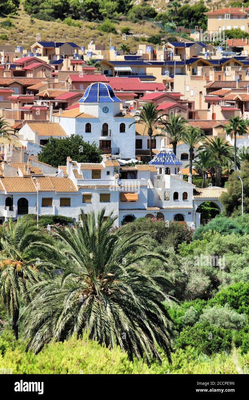 Gran Alacant Urbanisierung an der Küste von Alicante im Sommer Stockfoto