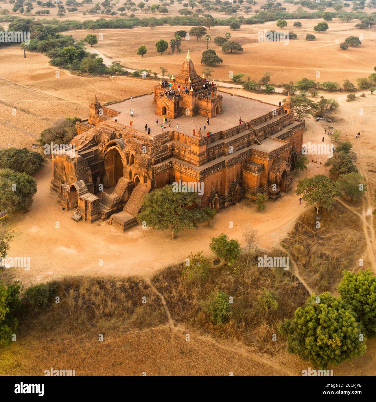 Bilder aus Myanmar, Bagan, seinen Tempeln und Pagoden und die Farbe des Sonnenaufgangs aus der Ballon-Erfahrung Stockfoto