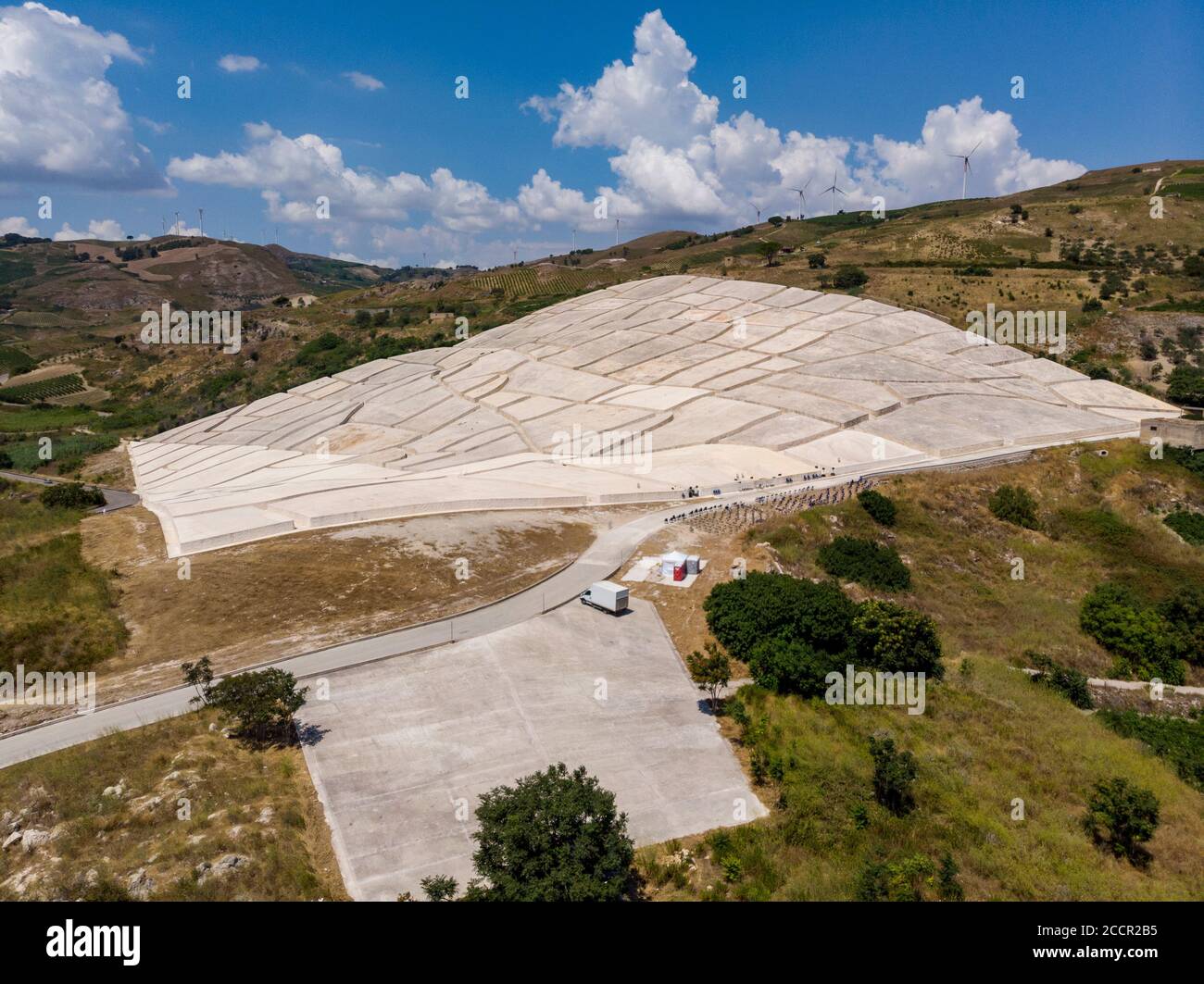 Luftaufnahme Cretto di Burri, vista aerea dell'imponente Opera d'arte a cielo aperto Stockfoto