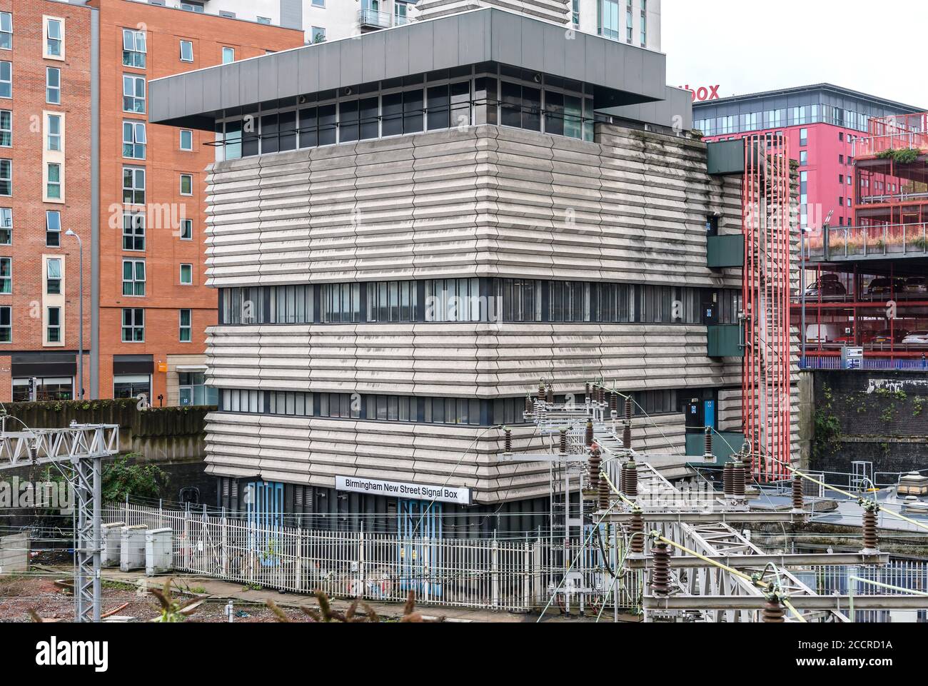 New Street Signal Box, Navigation Street, Birmingham, England, Großbritannien. Entworfen von den Architekten John Bichnell und Paul Hamilton in Zusammenarbeit mit dem Regionalarchitekten William Headley. Das Gebäude ist ein klassisches brutalistisches Design aus Wellbeton aus den 1960er Jahren. Stockfoto