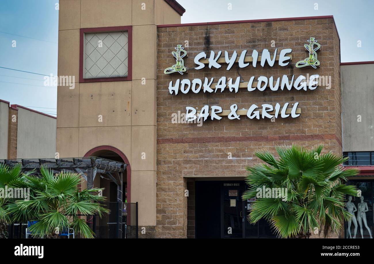 Houston, Texas/USA 03/25/2020: Sykline Hookah Lounge Bar & Grill in Houston, TX. Lokales Restaurant mit amerikanischer Küche und DJ-Unterhaltung. Stockfoto