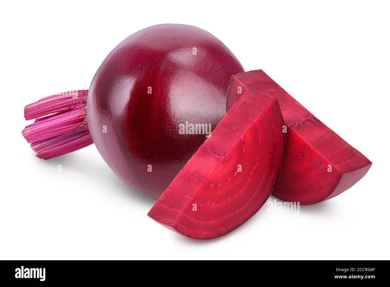 Rote Bete Scheiben isoliert auf weißem Hintergrund mit Beschneidungspfad und voller Schärfentiefe Stockfoto