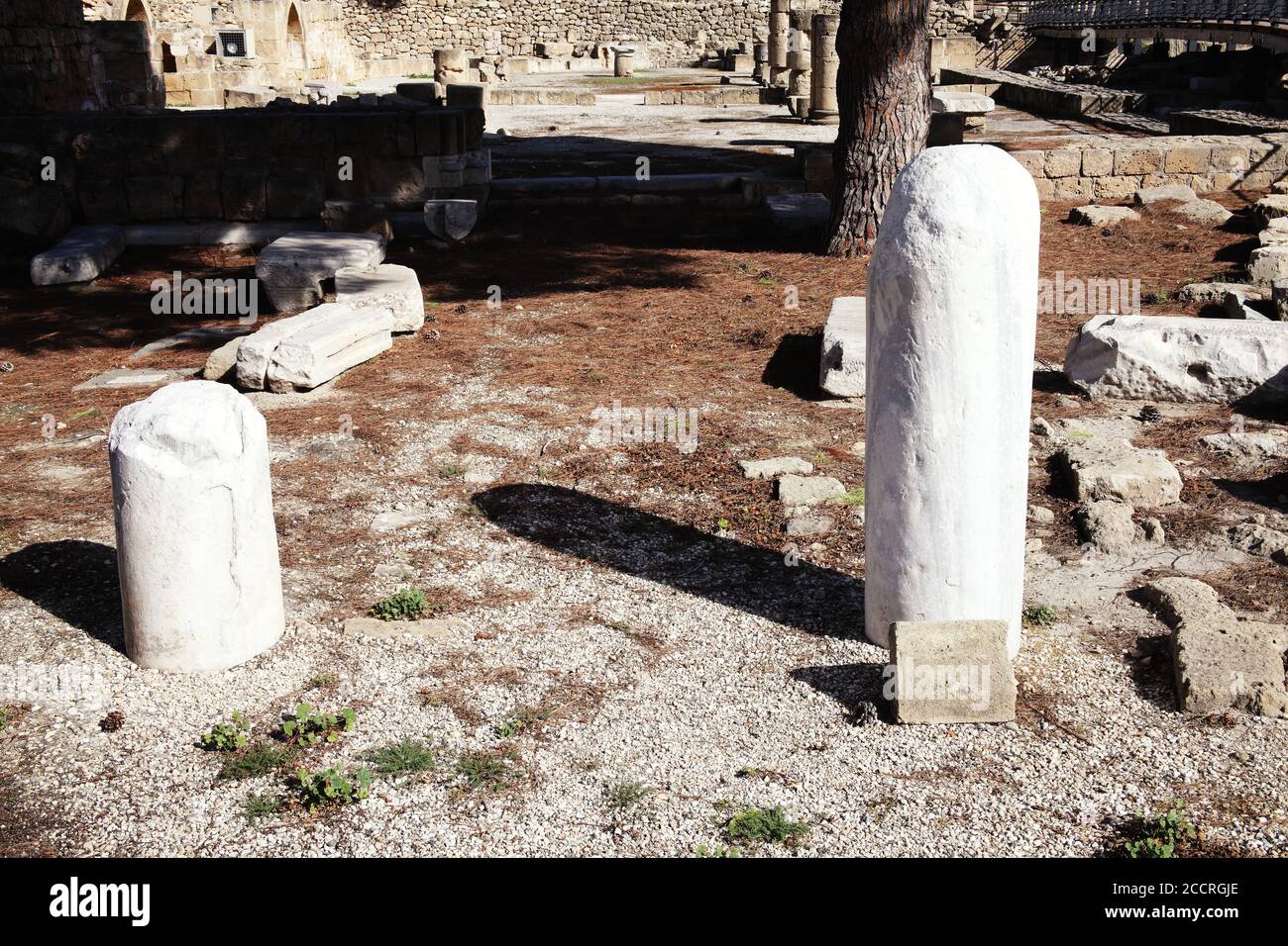 St. Pauls Säule Paphos Zypern im 12. Jahrhundert Agia Kyriaki Kirche mit seinen römischen Ruinen und Mosaiken, die ist Ein beliebtes Reiseziel für Touristen Stockfoto