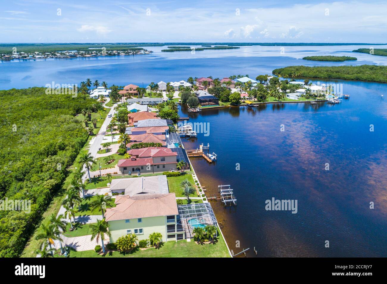 Florida, Matlacha Isles Shores, Matlacha Pass Aquatic Preserve, Häuser am Ufer des Shoreview Drive, Vogelperspektive oben, Besucher reisen tr Stockfoto