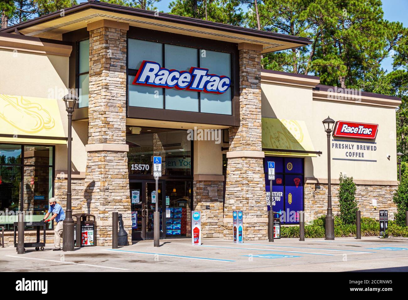 Orlando Florida, Tankstelle mit Gas, RaceTrac, Schild am Eingang, Supermarkt, Besucher reisen Reise touristischer Tourismus Wahrzeichen Land Stockfoto