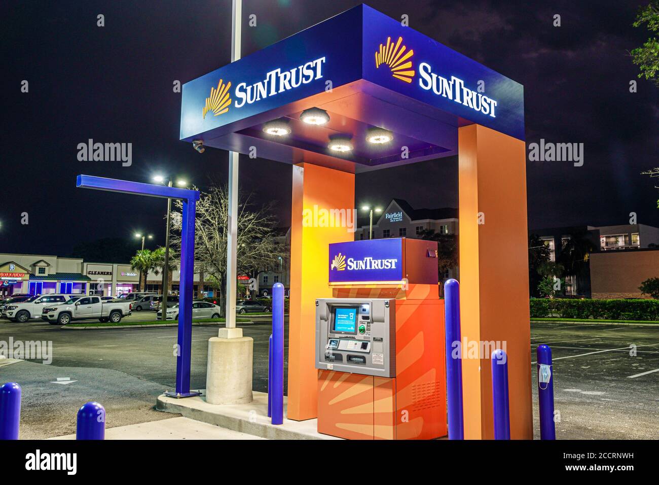 Orlando Florida, Lake Buena Vista, South Apopka Vineland Road, SunTrust, Bank, Drive-Thru-Geldautomat, Nacht, Beleuchtung, Besucher reisen Reise Tour Touristen tou Stockfoto