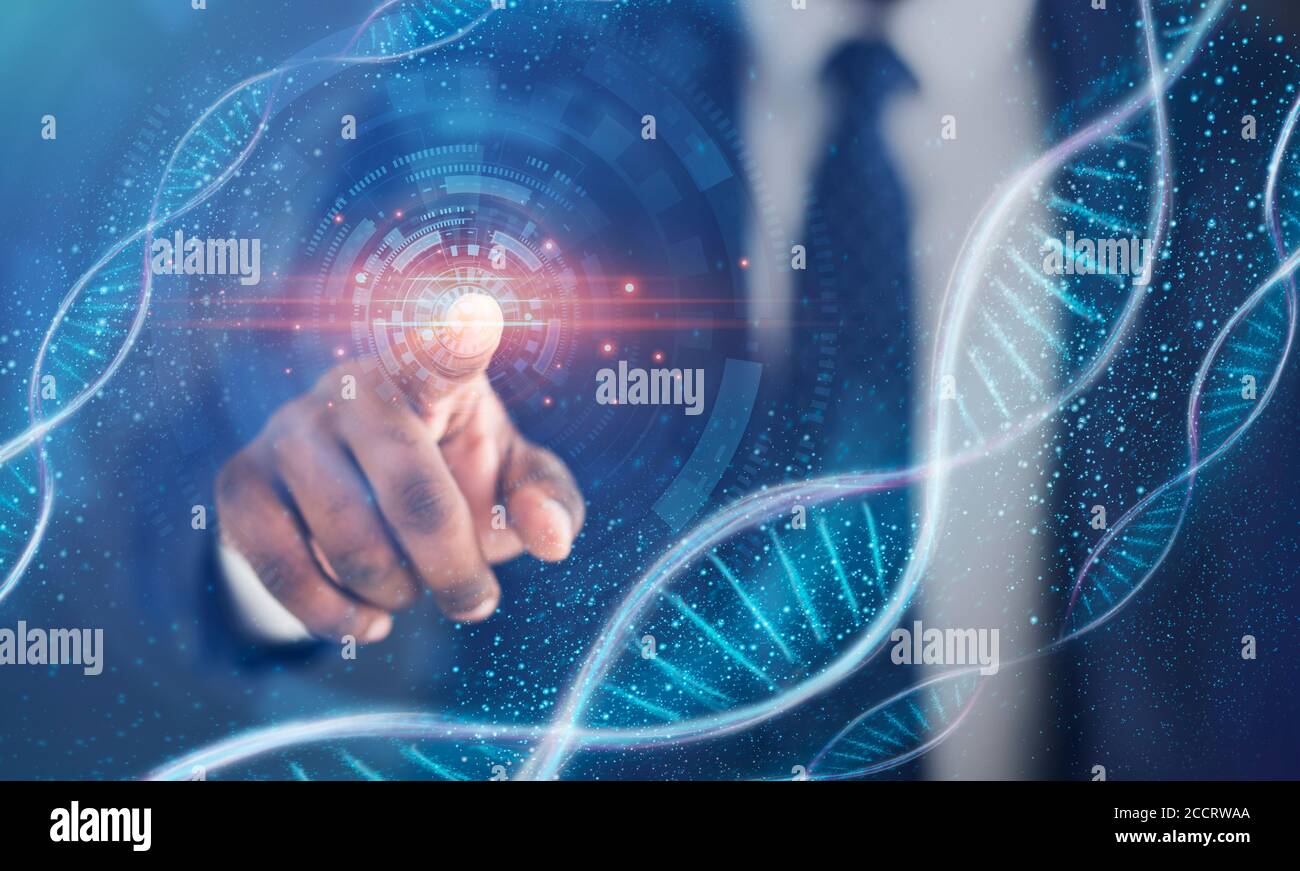 Forschung in der Humangenetik. Schwarzer Geschäftsmann berühren imaginären Bildschirm mit DNA-Spiralen, Collage Stockfoto