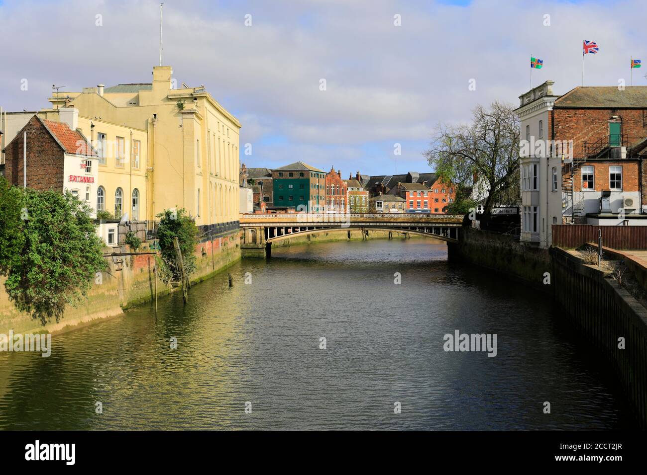 Blick auf die Versammlungsräume und die Stadtbrücke, Fluss Witham, Boston Stadt; Lincolnshire; England; Großbritannien Stockfoto