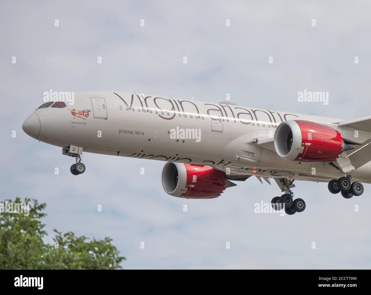 Flughafen Heathrow, London, Großbritannien. 24. August 2020. Virgin Atlantic Boeing 787 Dreamliner G-VMAP 'West End Girl' aus Shanghai auf finaler Landebahn 27L Stockfoto