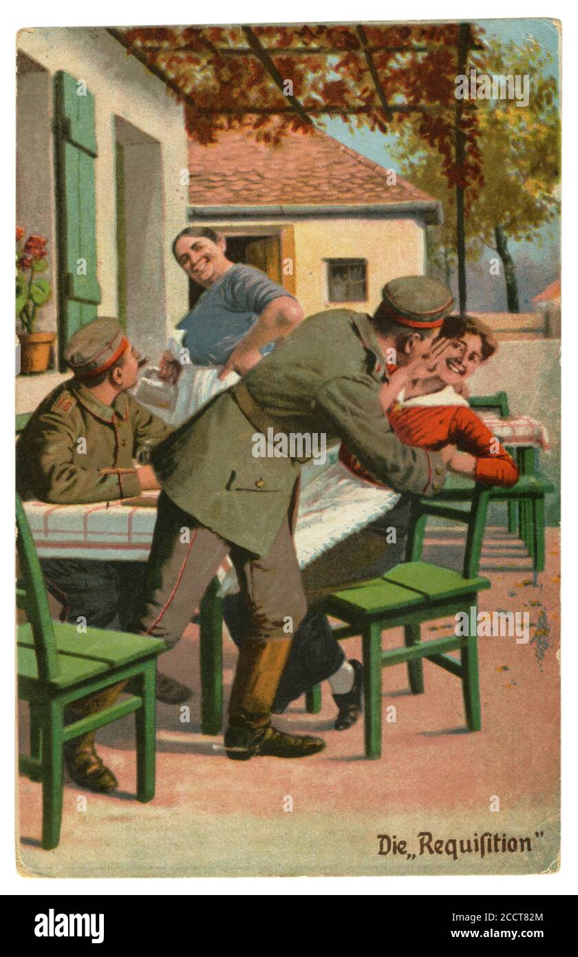 Deutsche historische Postkarte: Militärischer Humor, 'Requisition' ein Soldat 'Requisitiong' eine junge Frau aus einem Sommercafé, 1. Weltkrieg 1914-1918 Stockfoto