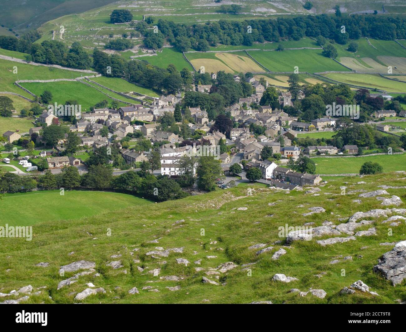 Looking Down on Kettlewell in Wharfedale Yorkshire Stockfoto