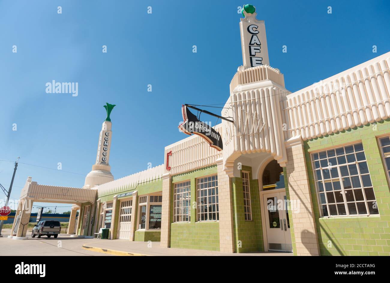 Shamrock, USA - September 11 2015; Art déco-Architektur von U Drop Inn, Informationsbüro und Café, Shamrock, Texas, USA. Stockfoto