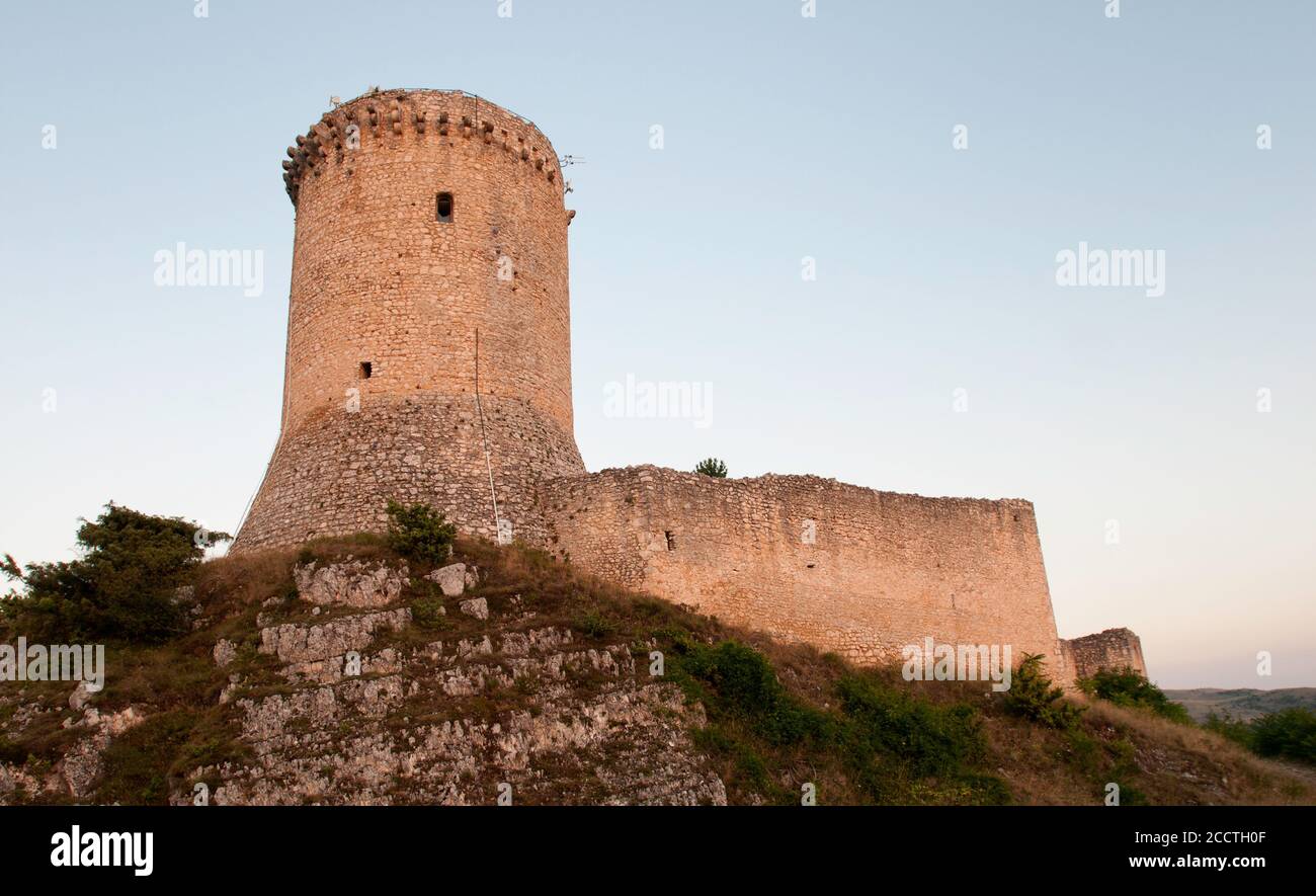Die Ruinen der Burg von Bominaco (L'Aquila, Italien) Stockfoto