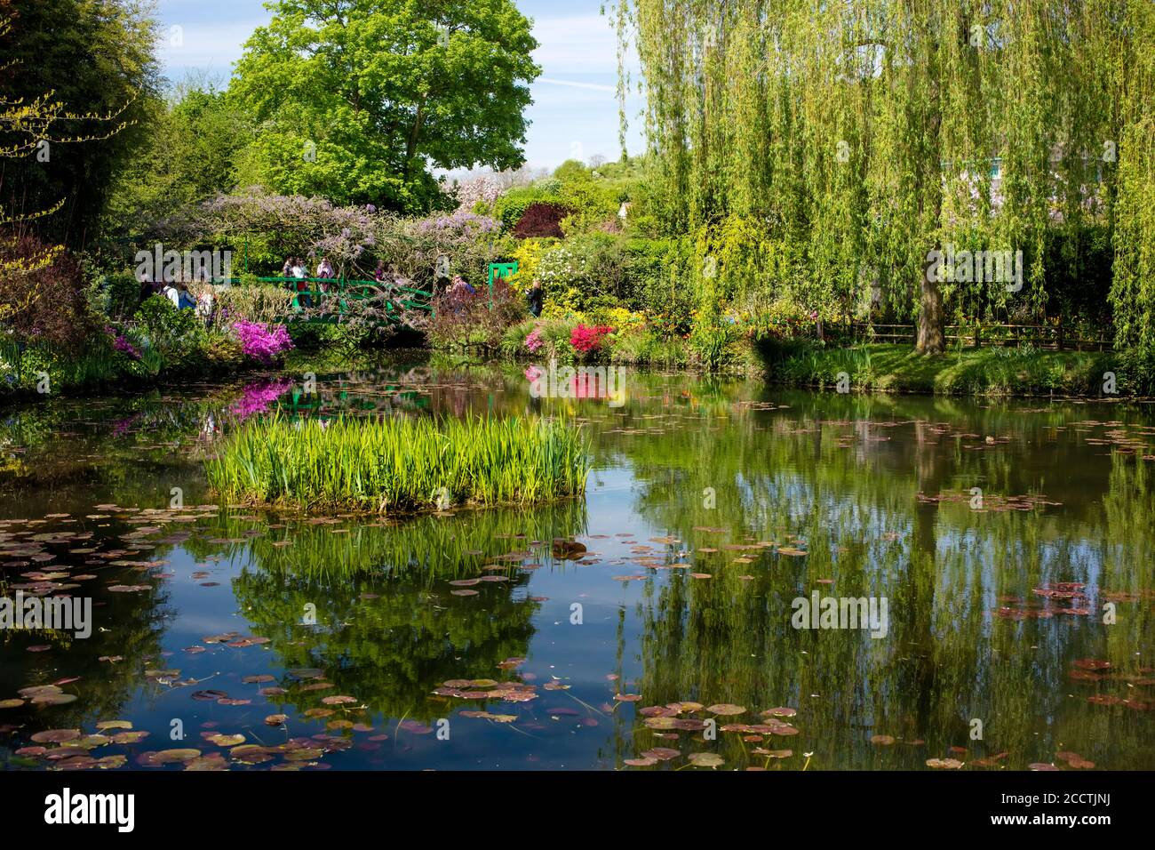 Japanische Brücke und Lilienteich, Claude Monets Haus und Gärten, Giverny, Normandie, Frankreich Stockfoto