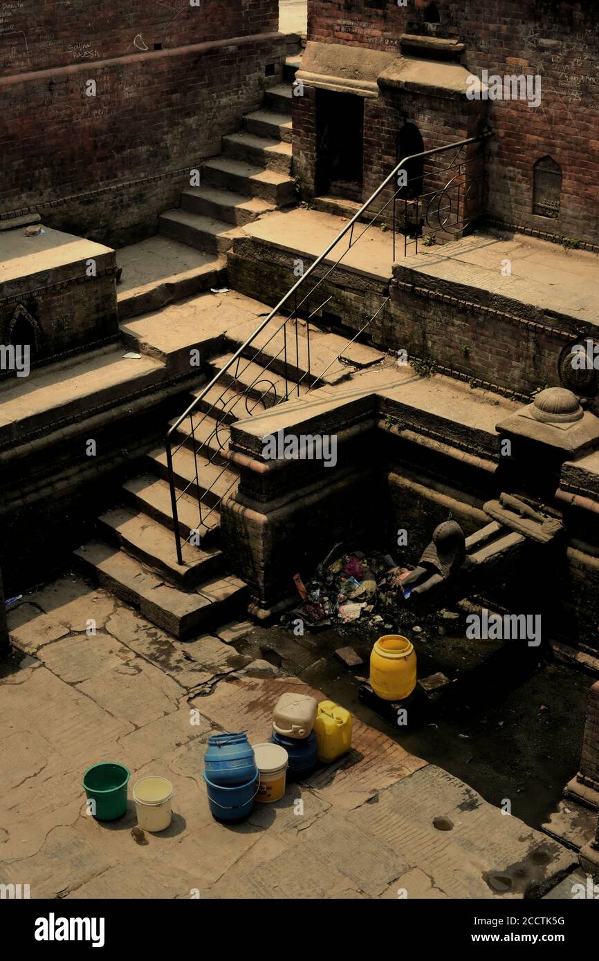 Eine kommunale Wasserstelle in Kathmandu, Bagmati Pradesh, Nepal. Stockfoto