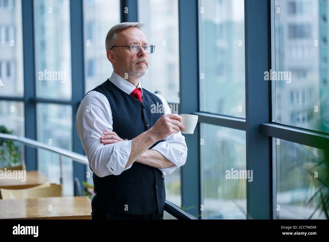 Bild Madchen Mit Taube In Der Hand