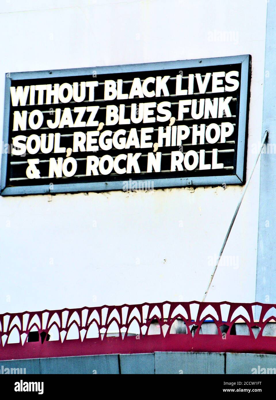 Konzertsaal in petaluma kalifornien zeigt Schild sagen, ohne schwarz Leben gäbe es keinen Jazz und andere Gendarmen Musik Stockfoto