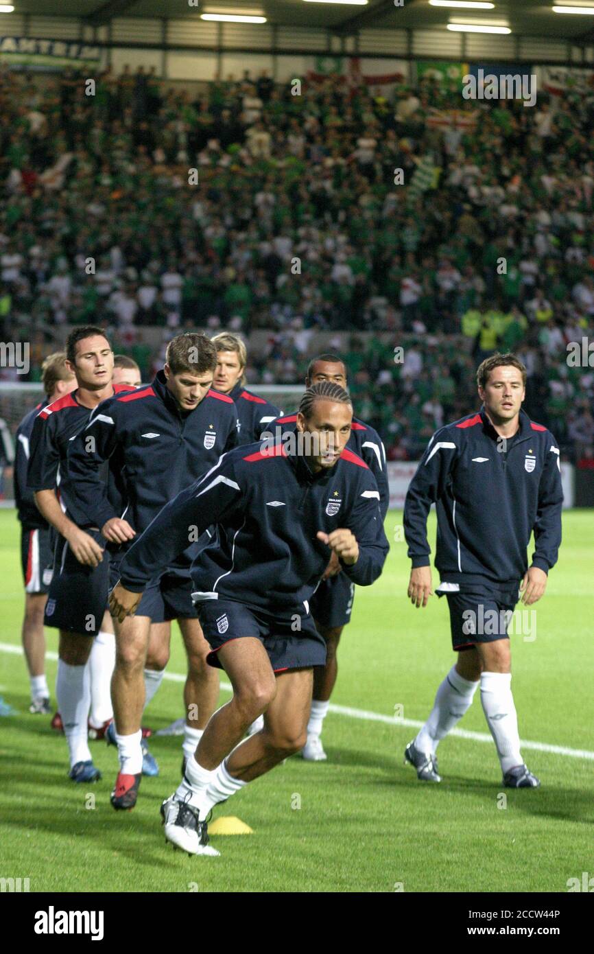 07. September 2005. Windsor Park, Belfast, Nordirland. Internationaler Fußball – 2006 FIFA Fußball-Weltmeisterschaft Gruppe 6 Qualifier, Nordirland 1 England 0. Rio Ferdinand Ausbildung in Belfast. Stockfoto