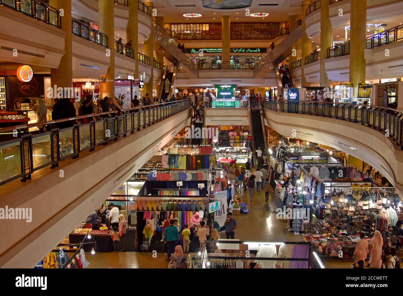 Verkäuferstände in der Gadong Shopping Mall, Bandar Seri Begawan, Brunei Stockfoto