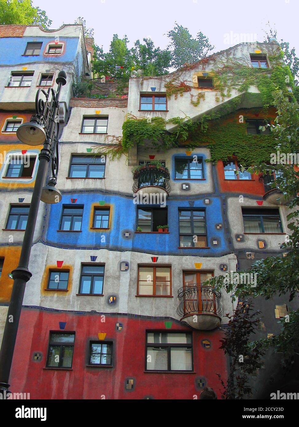 Das Hundertwasserhaus, Wien, an der Ecke Löwengasse und Kegelgasse. Stockfoto