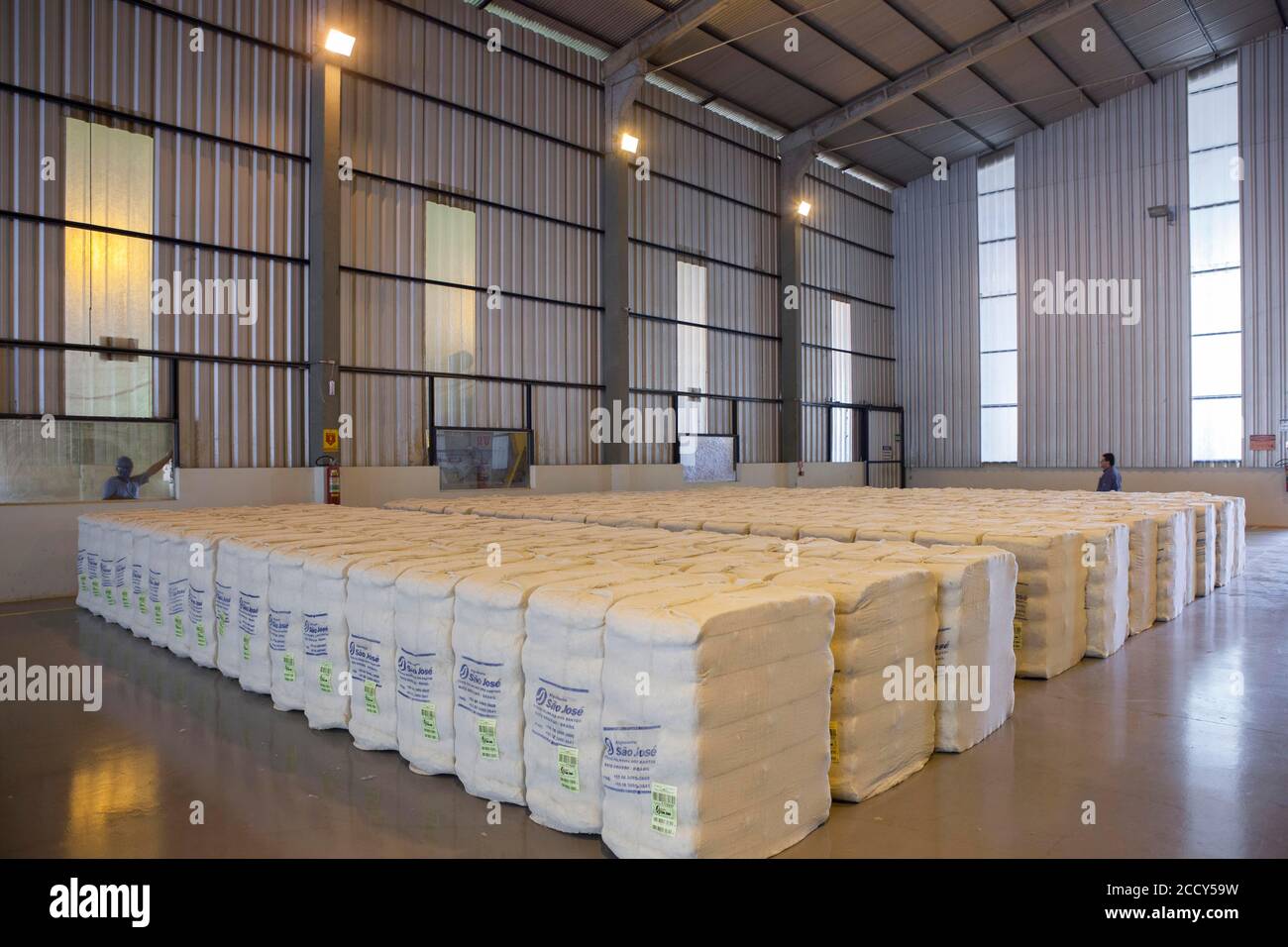 Baumwollstapel im Lager im brasilianischen Bundesstaat Mato Grosso Stockfoto