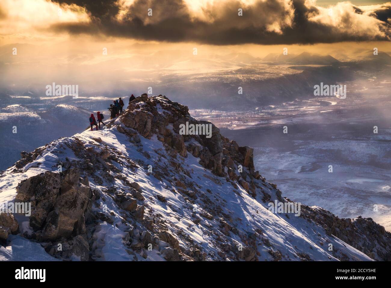Bergsteiger in den Sayan Bergen. Bordor von Russland und der Mongolei. Provinz Chuvsgul Stockfoto