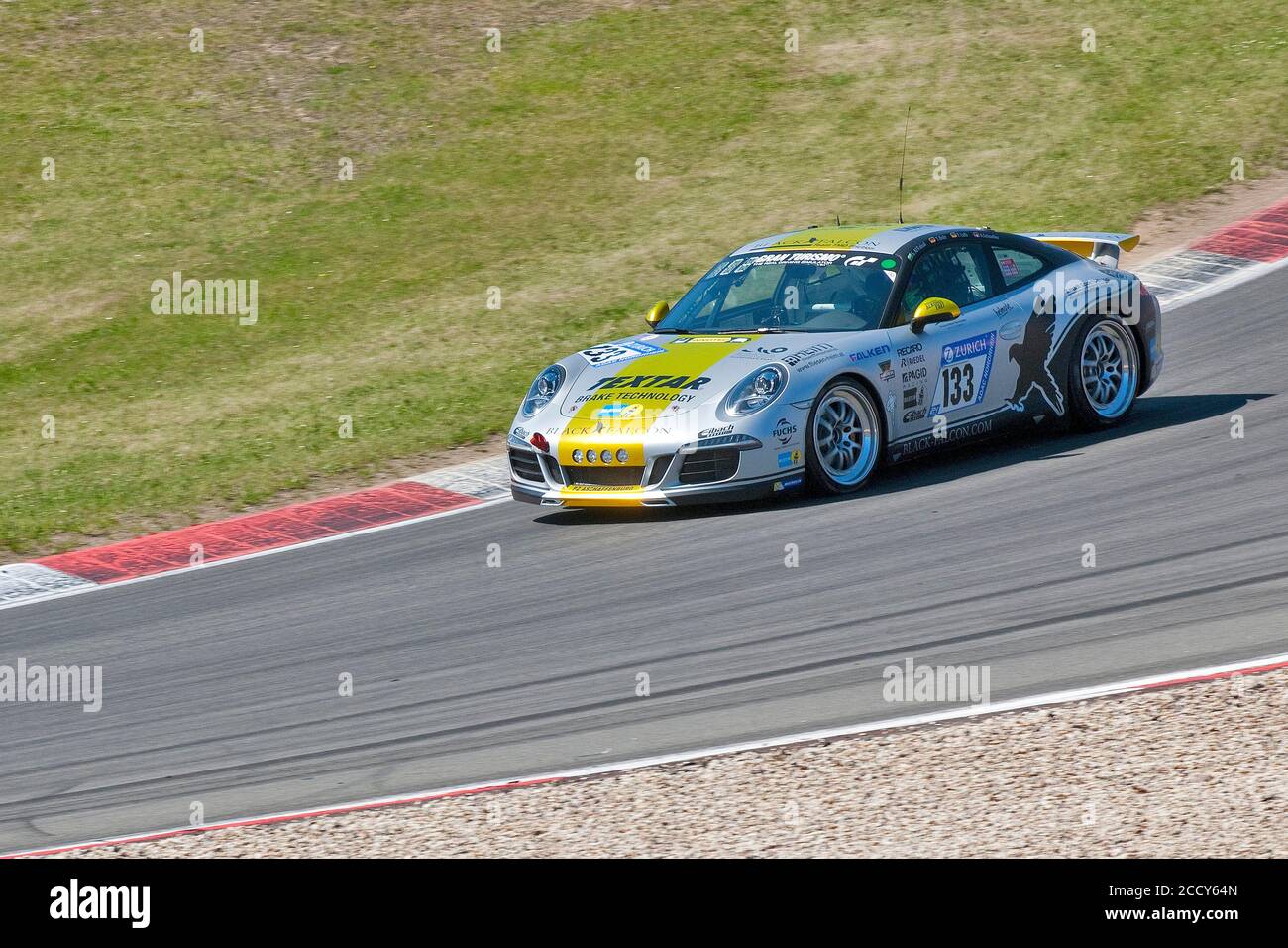 Porsche 911 GT3 R auf Rennstrecke, FIA-GT3 Langstreckenrennen, 24-Stunden-Rennen, Nürburgring-Rennstrecke, Grand-Prix-Strecke, Nürnberg, Eifel Stockfoto