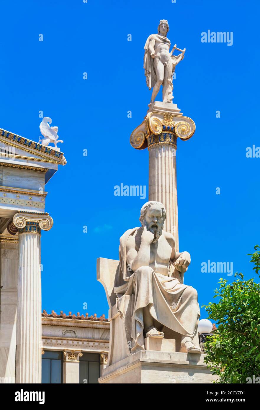 Statuen von Sokrates und Apokk vor der Akademie von Athen, Athen, Griechenland Stockfoto