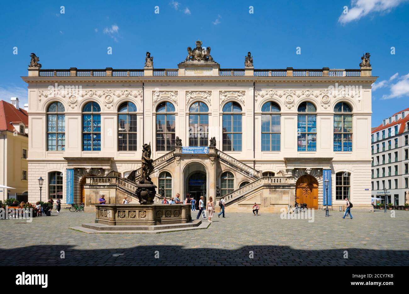 Friedensbrunnen und Verkehrsmuseum, Johanneum, Judenhof, Dresden, Sachsen, Deutschland Stockfoto
