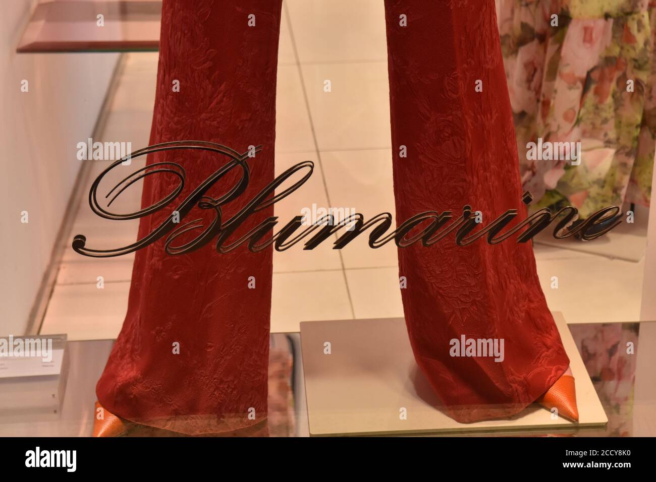 DIE BESCHILDERUNG DER BLUEMARINE BOUTIQUE Stockfoto