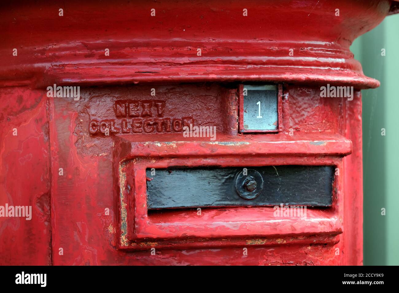 Alte britische rote Straße Briefkasten. Stockfoto