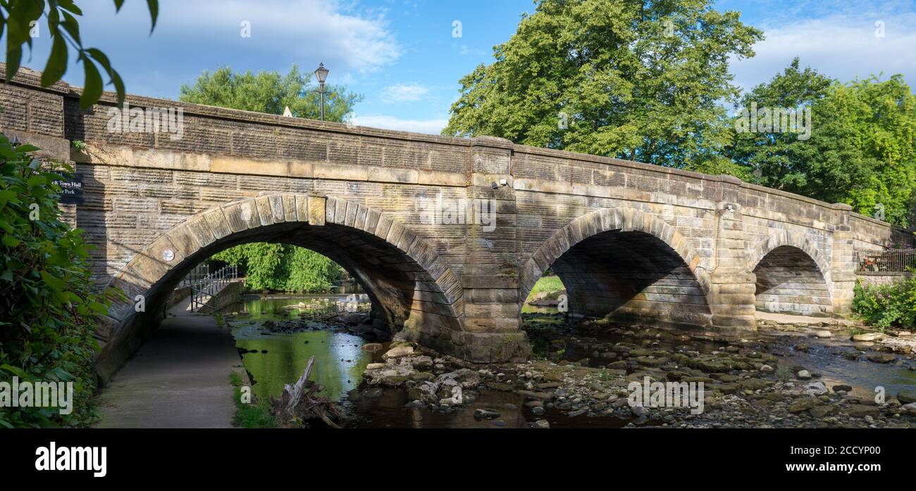 New Bridge, gebaut 1811 überquert den Fluss Skell in der Nähe des Zentrums von Ripon in North Yorkshire Stockfoto