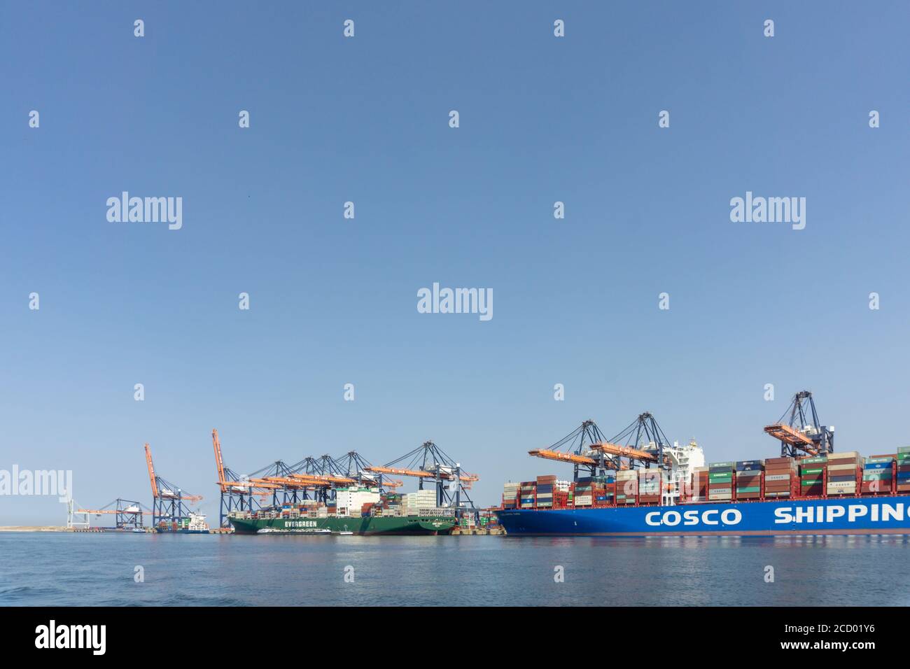 Die Prinses Amaliahaven mit Euromax Terminal, COSCO Shipping und Evergreen Containerschiffen Stockfoto