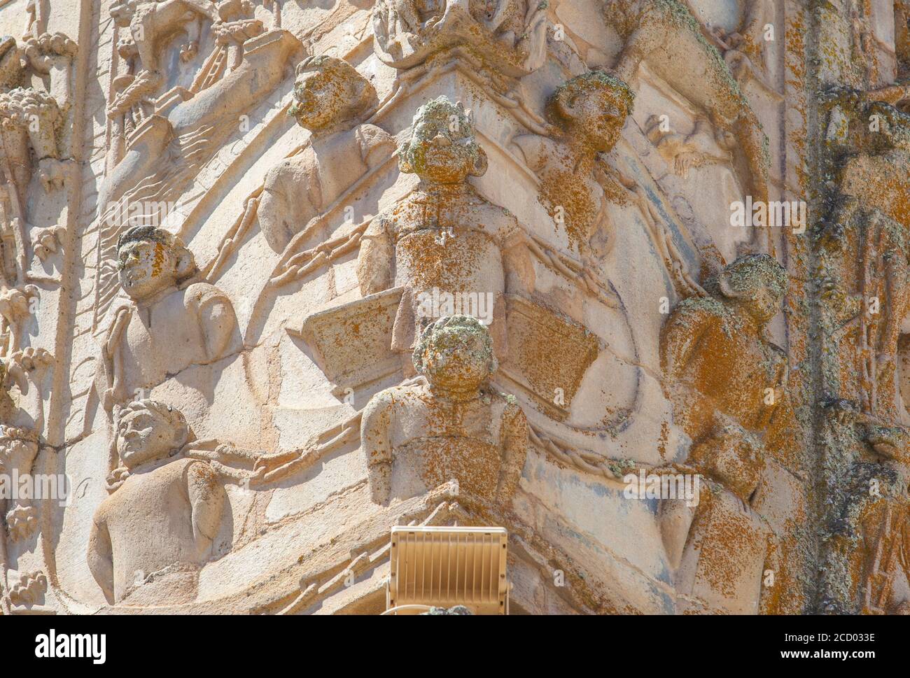 Francisco Pizarro Wappen. Detail der Inka Menschen durch den Hals gekettet. Haus-Palast des Marquis der Eroberung oder Marques de la Conquista, Trujillo, Spanien Stockfoto