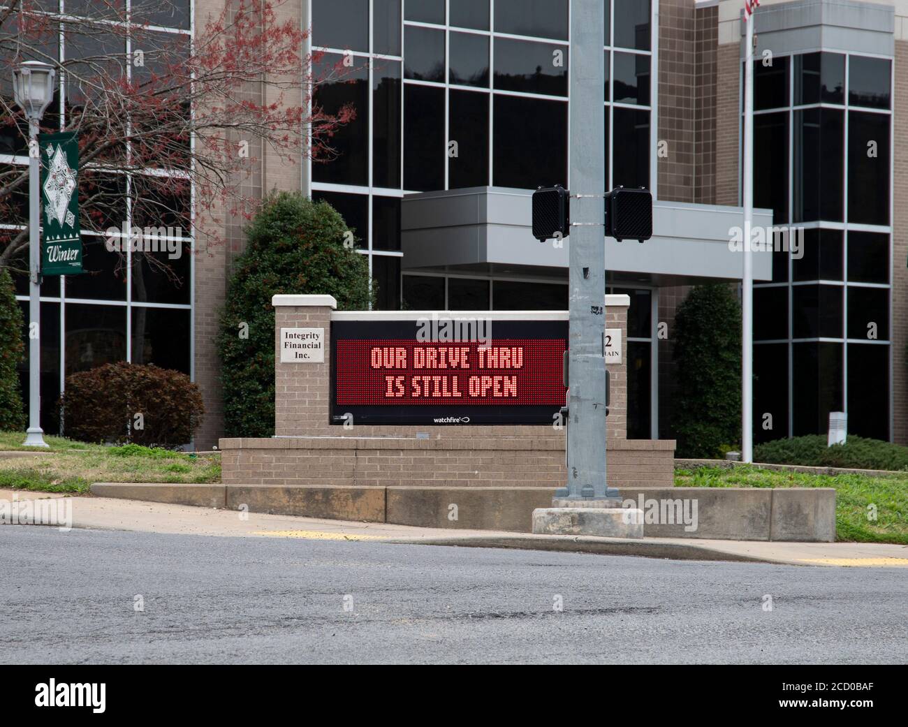 Heber Springs, AR.Geschäfte schließen, einschließlich ein Kino, Bank und Kirche wegen Coronavirus Pandemie. März 20, 2020. @ Veronica Bruno / Alamy Stockfoto