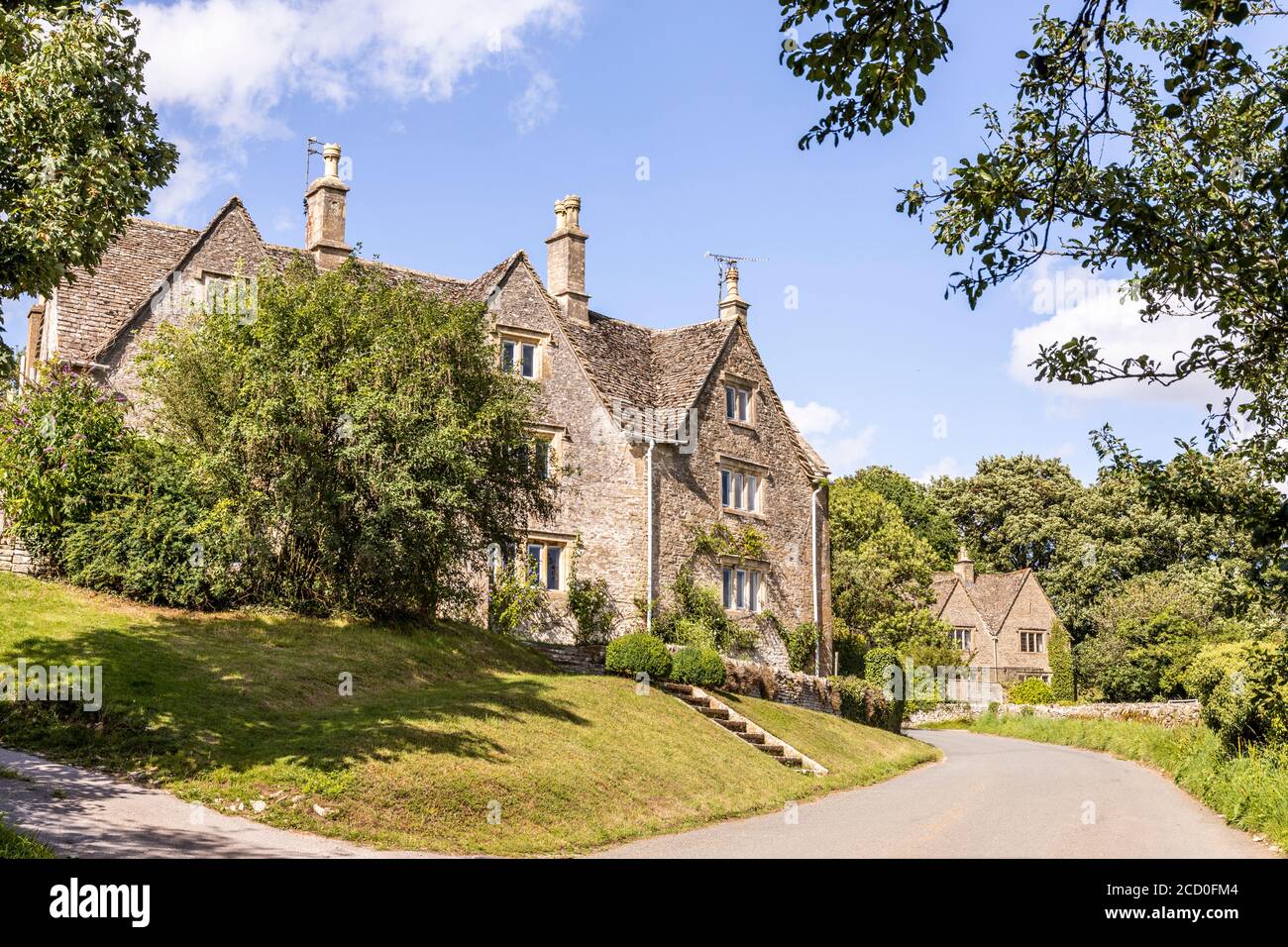 Ein altes Steinhaus im Cotswold Dorf Calmsden Gloucestershire Großbritannien Stockfoto