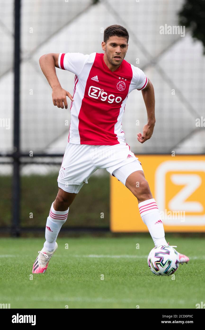 AMSTERDAM , 25-08-2020 , Sportpark de Toekomst , Fußball, freundliches Testspiel, Saison 2020-2021 , Ajax - Holstein Kiel , Ajax-Spieler Lisandro Magallán Stockfoto