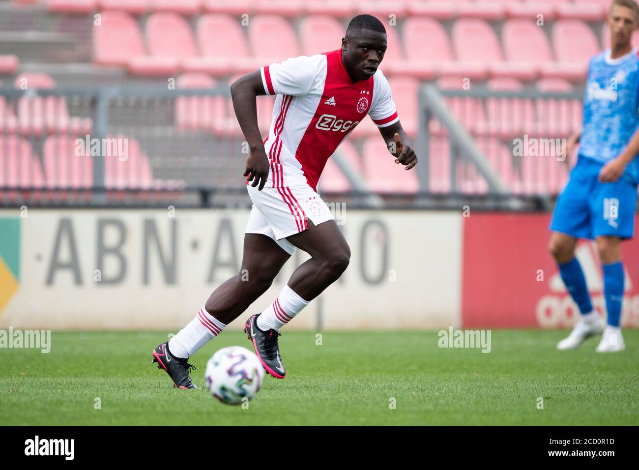 AMSTERDAM , 25-08-2020 , Sportpark de Toekomst , Fußball, freundliches Testspiel, Saison 2020-2021 , Ajax - Holstein Kiel , Ajax-Spieler Brian Brobbey Stockfoto