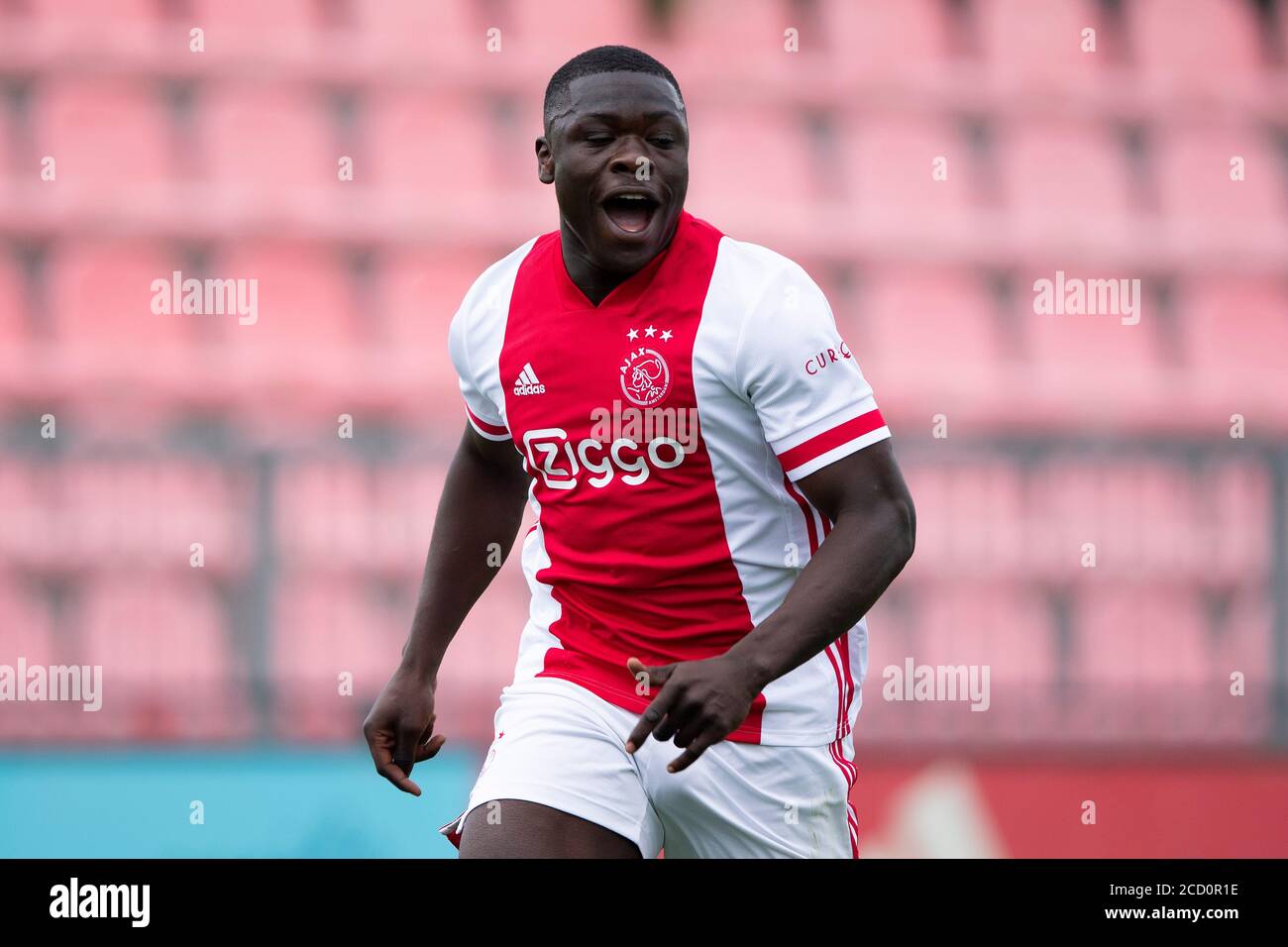 AMSTERDAM , 25-08-2020 , Sportpark de Toekomst , Fußball, freundliches Testspiel, Saison 2020-2021 , Ajax - Holstein Kiel , Ajax-Spieler Brian Brobbey Stockfoto