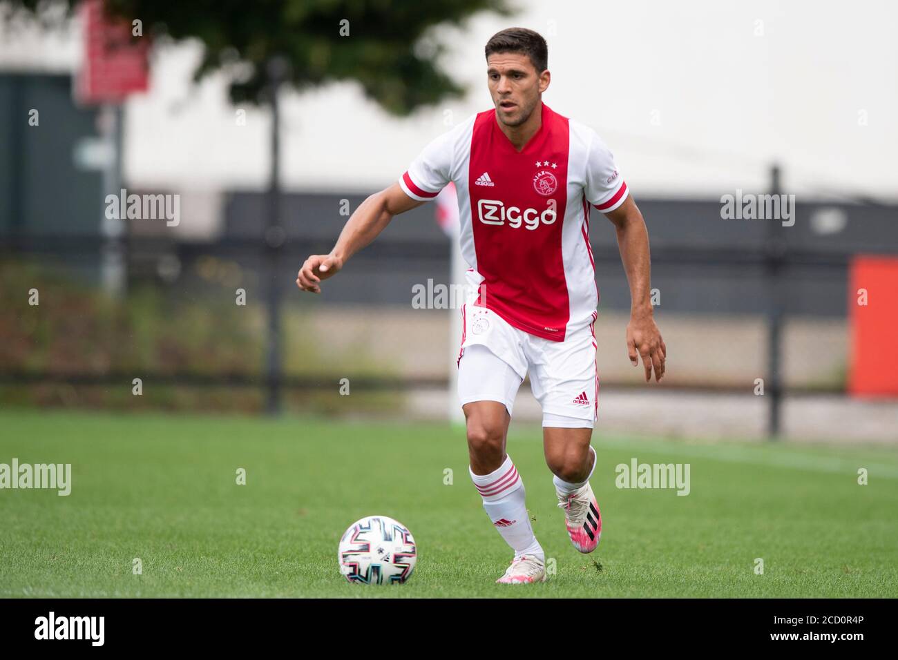 AMSTERDAM , 25-08-2020 , Sportpark de Toekomst , Fußball, freundliches Testspiel, Saison 2020-2021 , Ajax - Holstein Kiel , Ajax-Spieler Lisandro Magallán Stockfoto