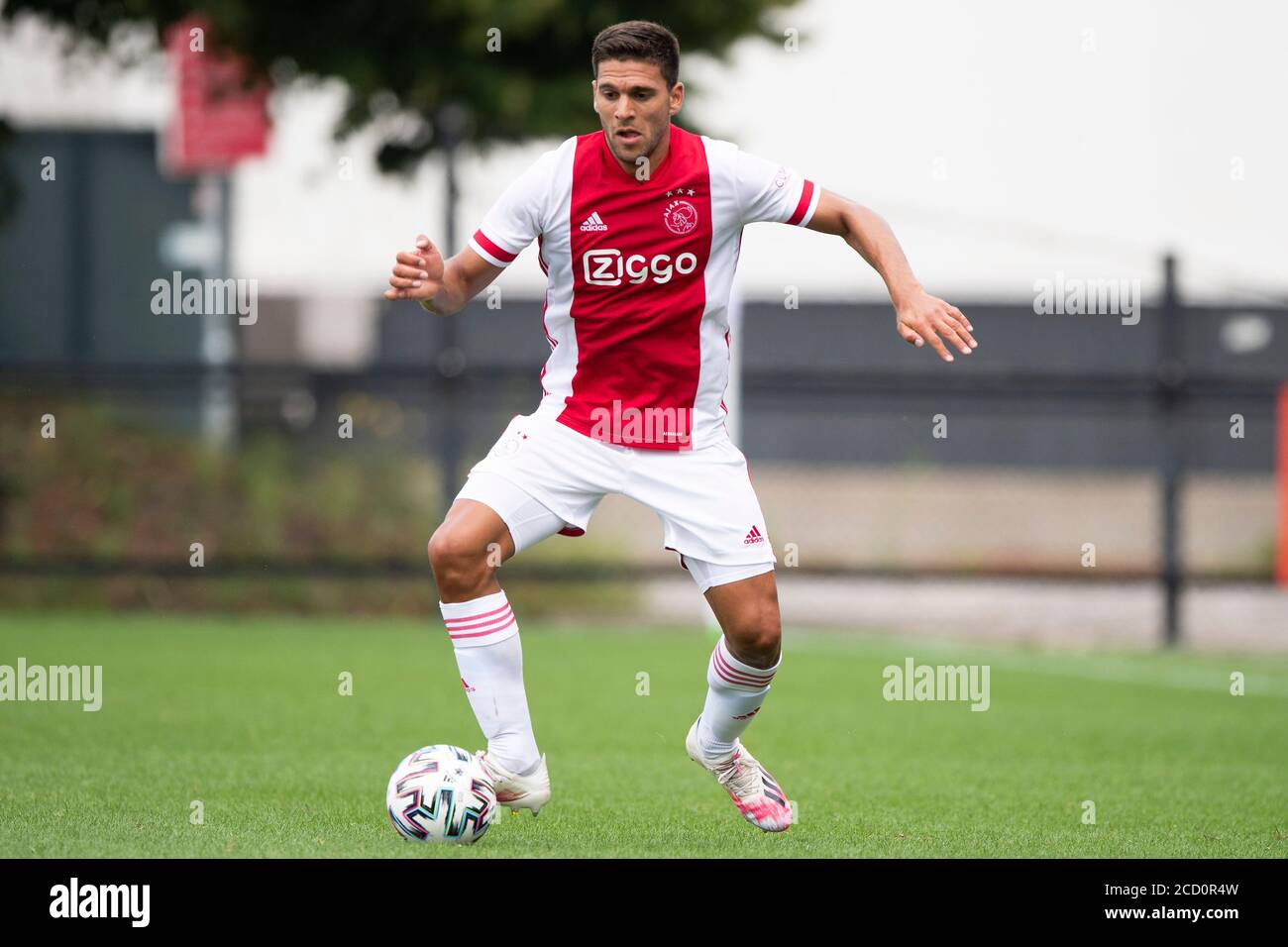 AMSTERDAM , 25-08-2020 , Sportpark de Toekomst , Fußball, freundliches Testspiel, Saison 2020-2021 , Ajax - Holstein Kiel , Ajax-Spieler Lisandro Magallán Stockfoto