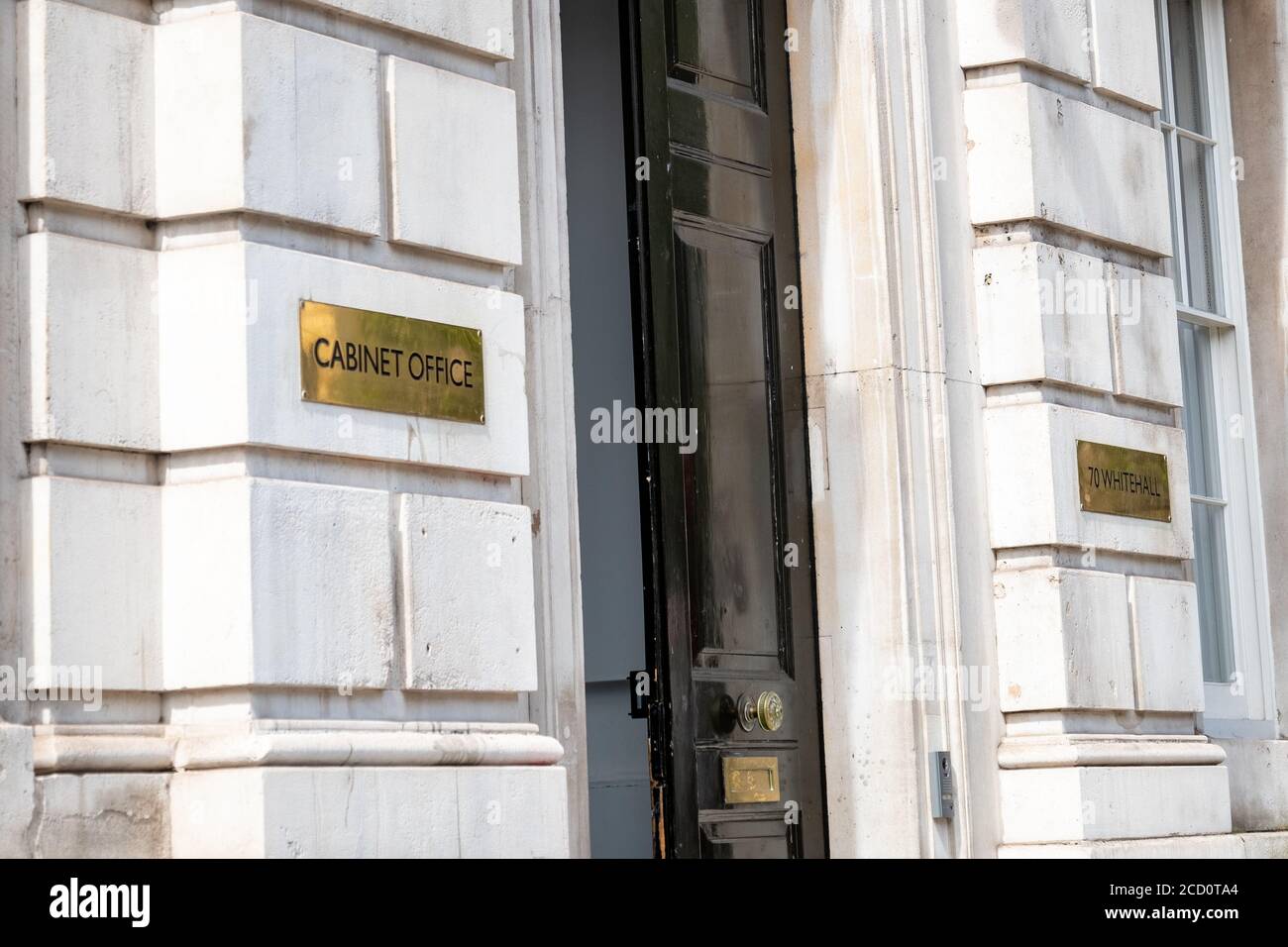 LONDON- Cabinet Office Zeichen auf der Außenseite des Gebäudes- die Abteilung Der Regierung des Vereinigten Königreichs Stockfoto